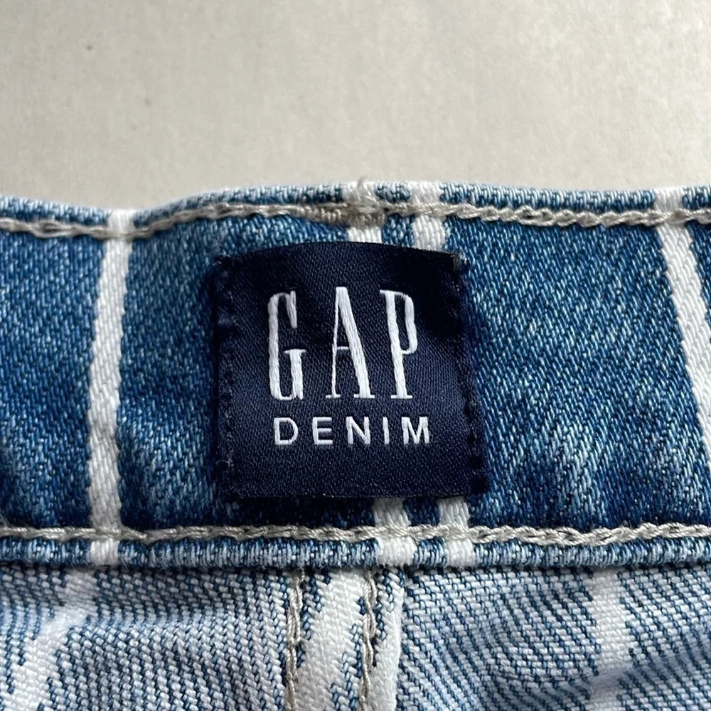 GAP Mom Jean Shorts 00 24 Blue White Striped Denim Pockets Cotton Mid 4” Inseam - Picture 9 of 14